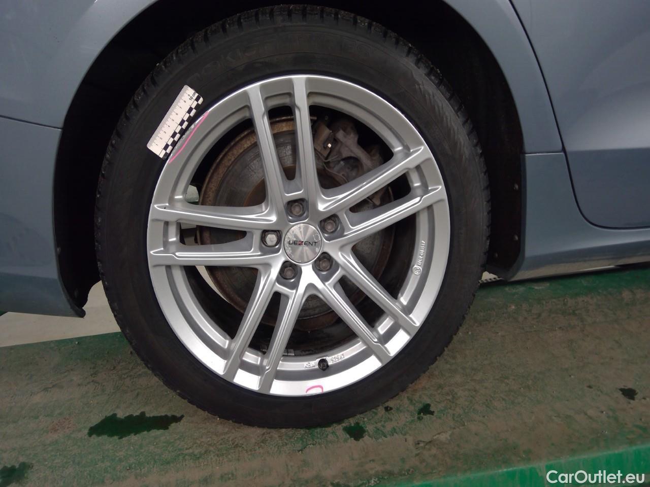  Volvo  V60  T6 350 Cor.Ed.Rec. AWD Aut #36