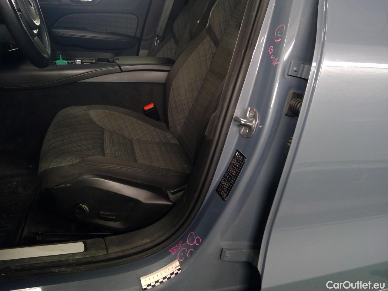  Volvo  V60  T6 350 Cor.Ed.Rec. AWD Aut #23