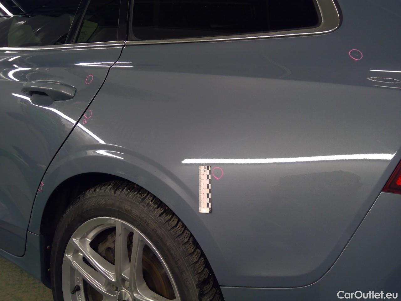  Volvo  V60  T6 350 Cor.Ed.Rec. AWD Aut #44