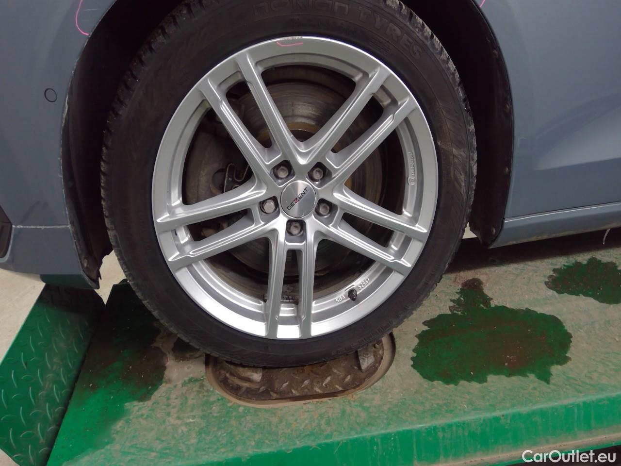  Volvo  V60  T6 350 Cor.Ed.Rec. AWD Aut #14