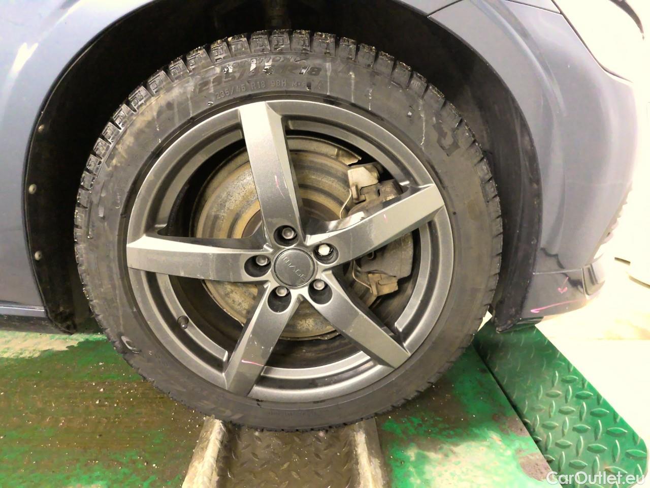  Volvo  V60  T6 350 Ins.Ex.Rec. AWD Aut #7