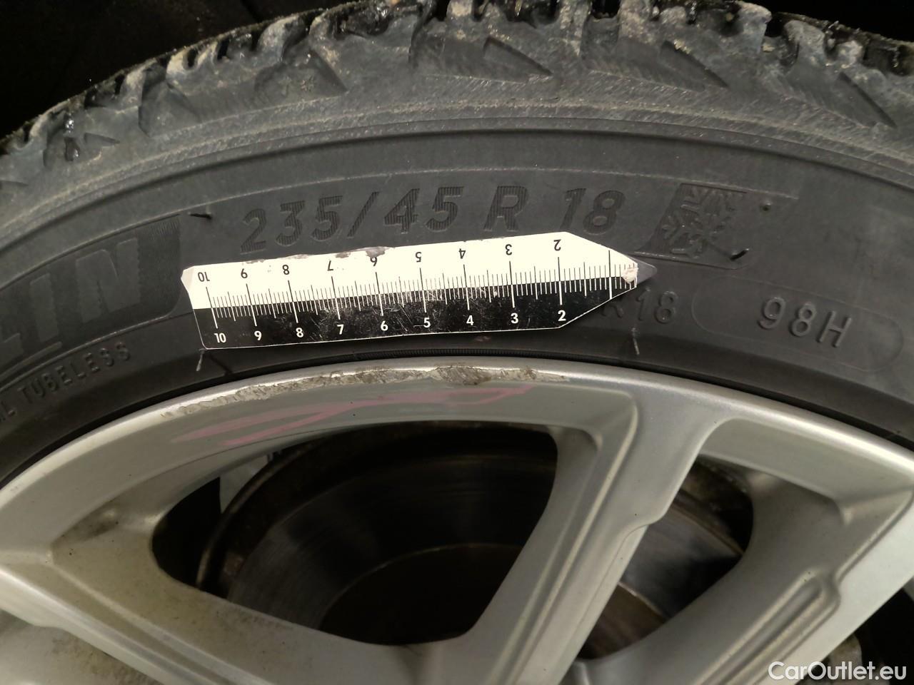  Volvo  V60  T6 350 Cor.Ed.Rec. AWD Aut #12