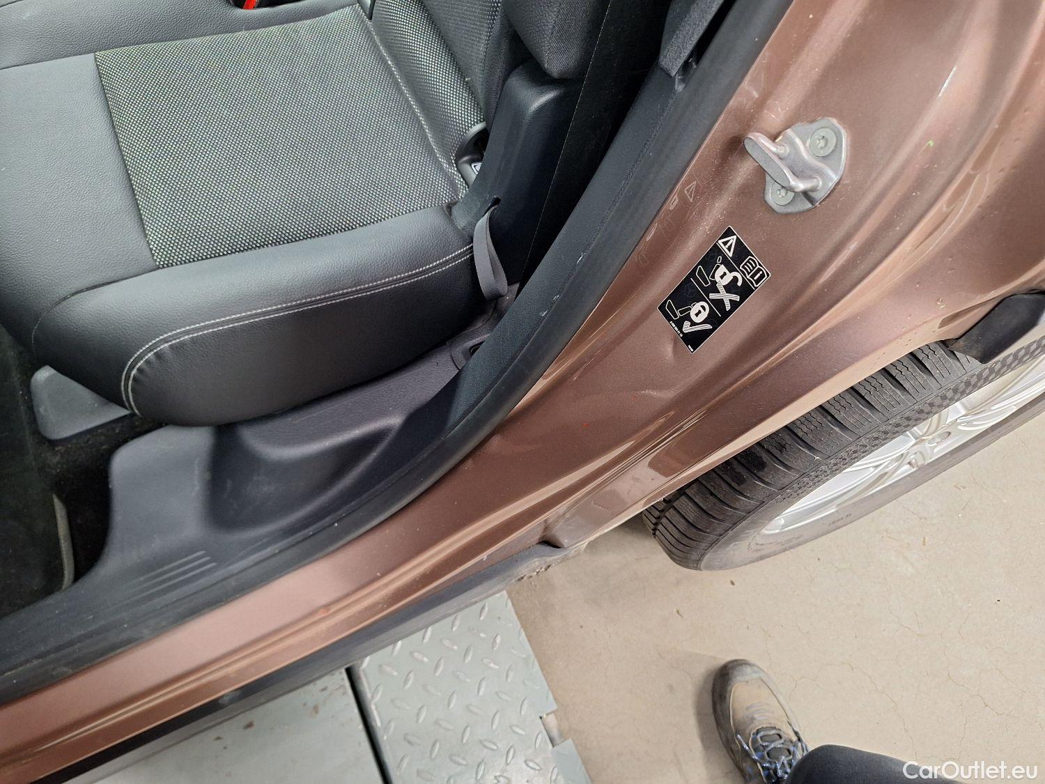  Mercedes  GLB Mercedes,  '19, Mercedes-Benz   200 d Business Solution 5d #14