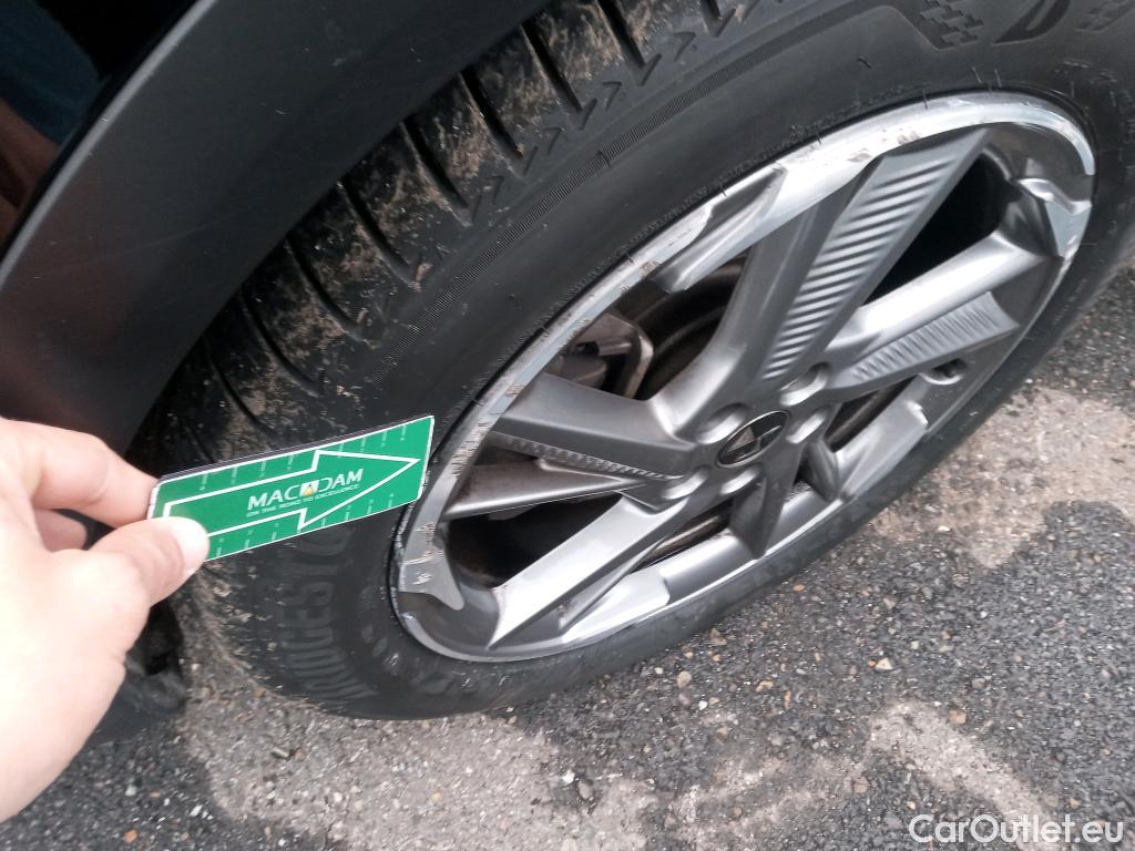  DS  DS7 DS DS 7 Crossback E-Tense / 2017 / 5P / todoterreno 1.6 E-Tense 300 Rivoli Auto 4WD #5