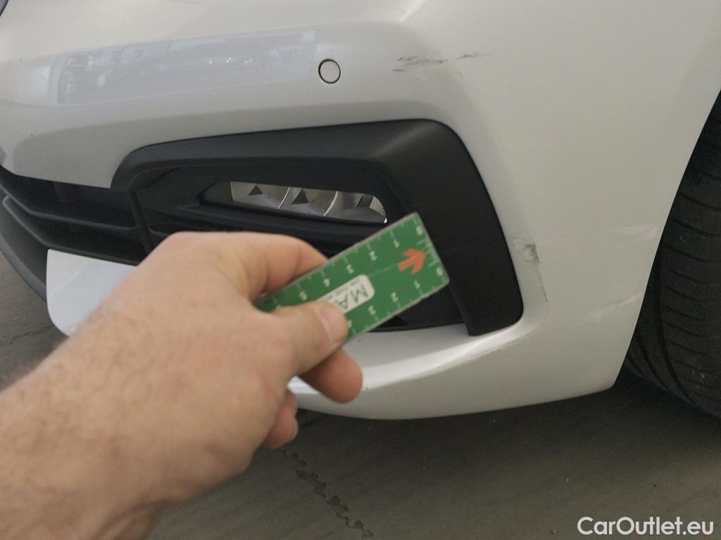  Bmw  Serie 1 BMW  / 2019 / 5P / berlina con portón 118i #18