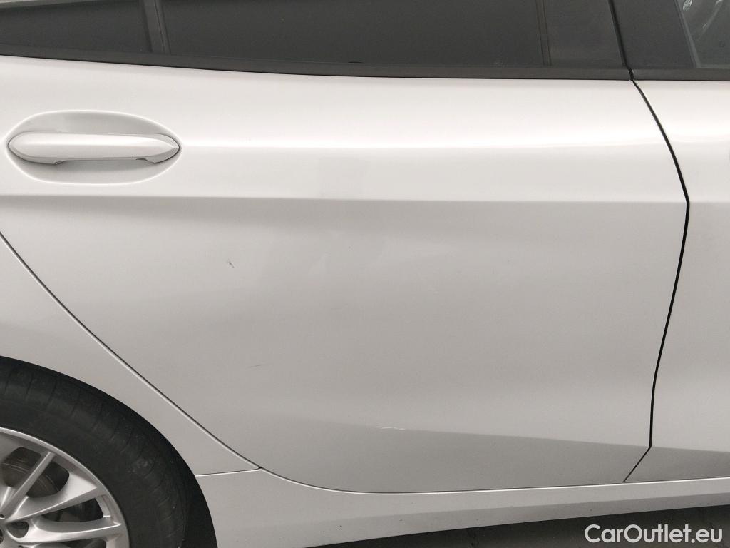  Bmw  Serie 1 BMW  / 2019 / 5P / berlina con portón 118i #1