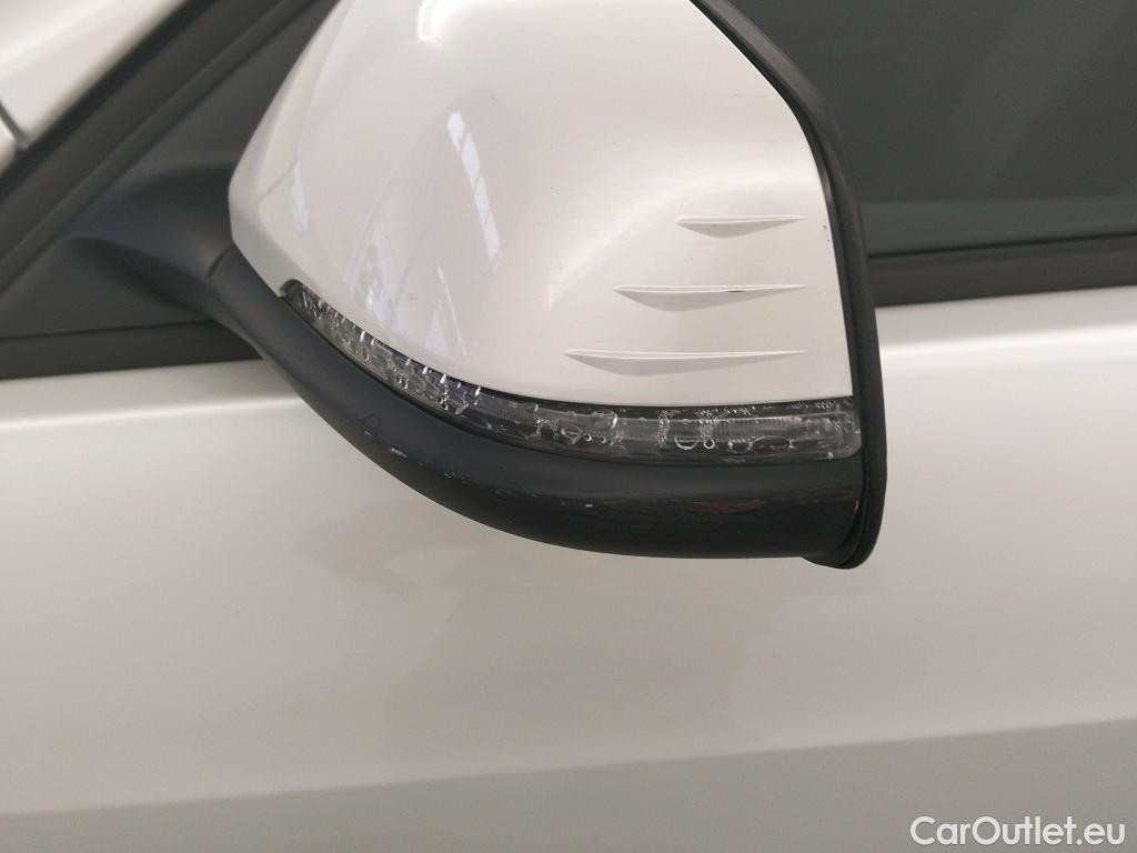  Bmw  Serie 1 BMW  / 2019 / 5P / berlina con portón 118i #3