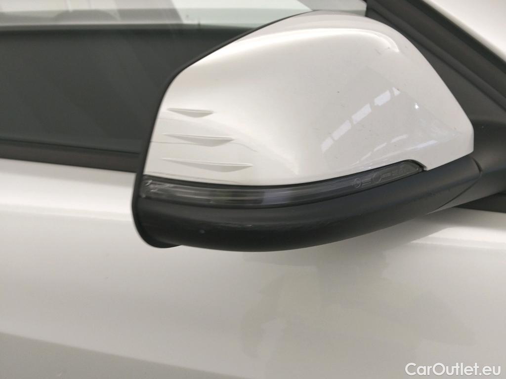  Bmw  Serie 1 BMW  / 2019 / 5P / berlina con portón 118i #19