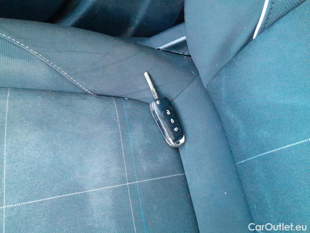  Ford  Fiesta FORD  5p 7G berlina con portón 1.5 TDCi 63kW Trend 5p #1