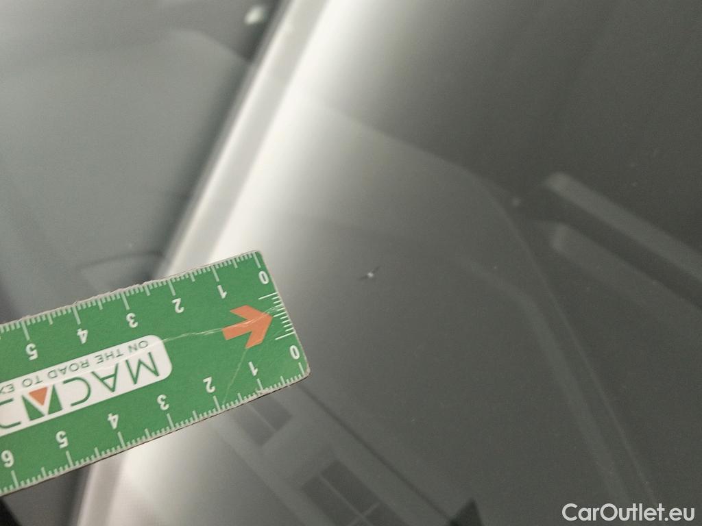  Bmw  Serie 1 BMW  / 2019 / 5P / berlina con portón 118i #8