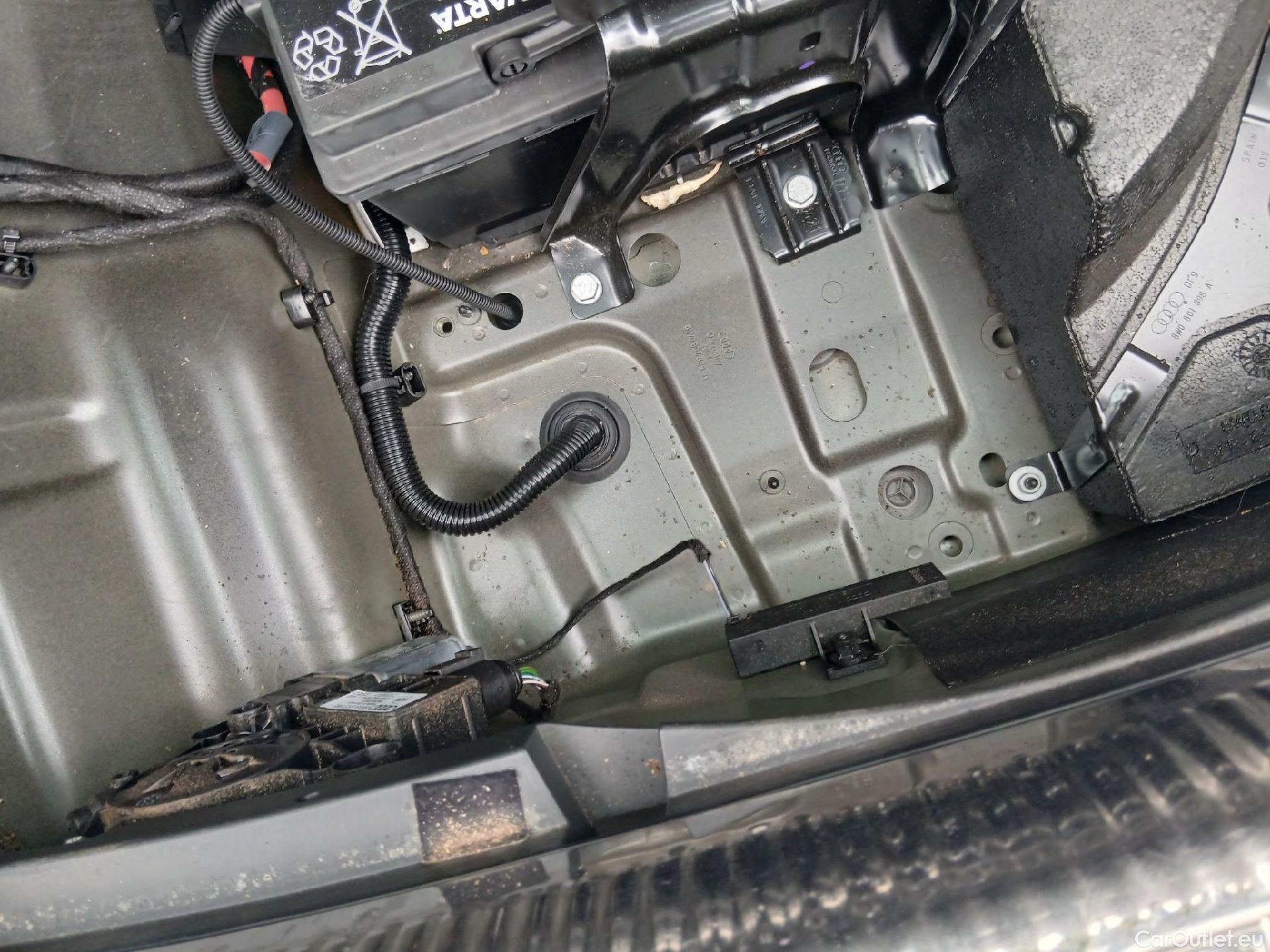  Audi  A4 AUDI  / 2019 / 5P / familiar Avant Advanced 35 TDI 120kW S tronic #1