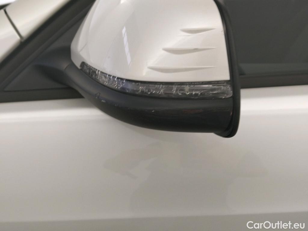  Bmw  Serie 1 BMW  / 2019 / 5P / berlina con portón 118i #15