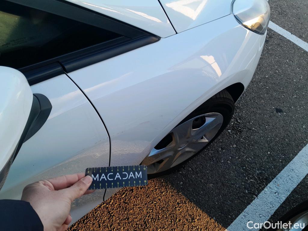  Ford  Fiesta FORD  5p 7G berlina con portón 1.5 TDCi 63kW Trend 5p #26