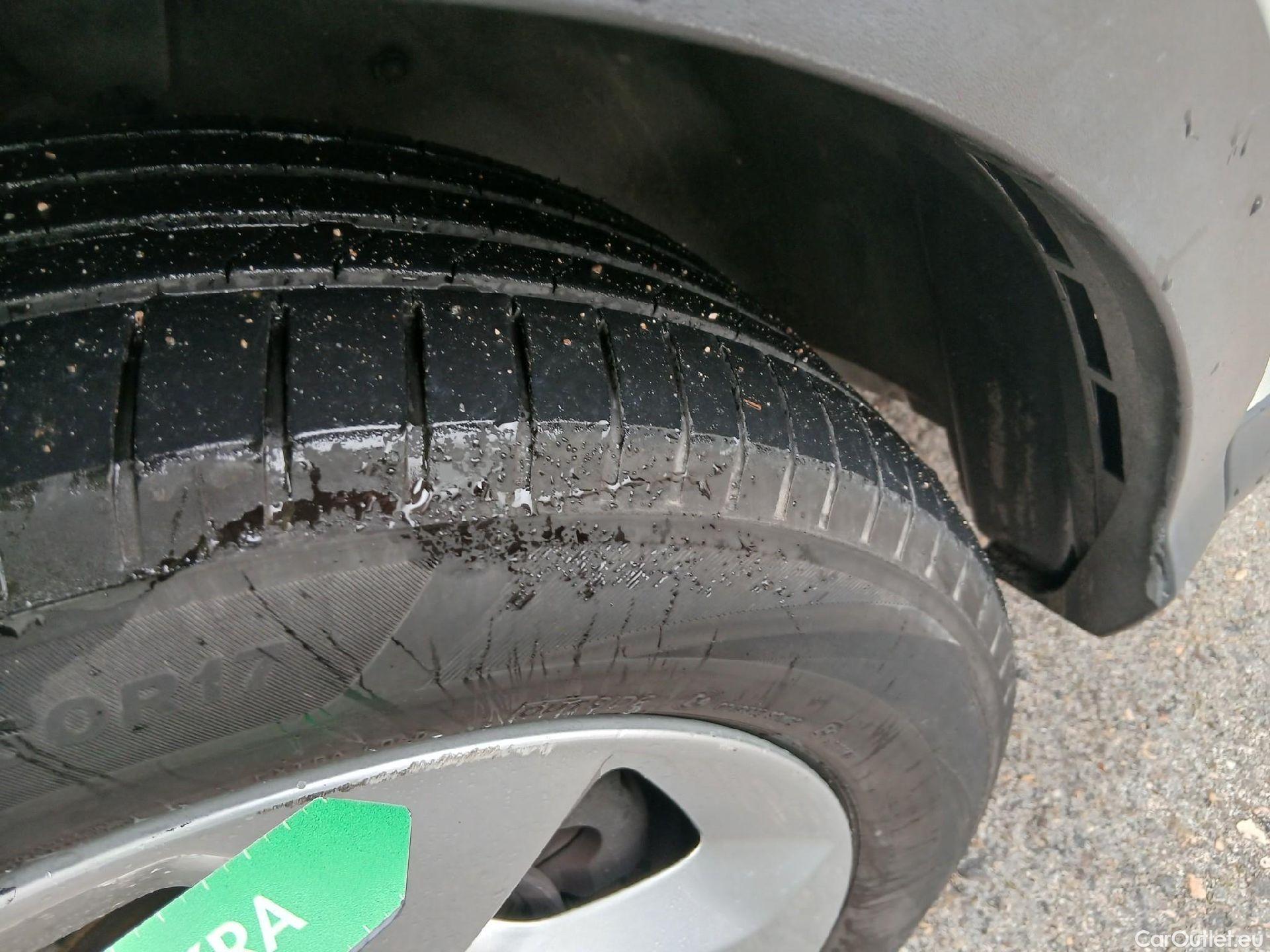  Nissan  Qashqai NISSAN  / 2017 / 5P / todoterreno dCi 150CV (110kW) 4WD ACENTA #8