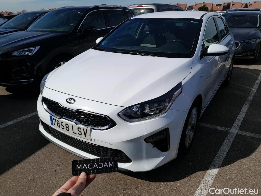 KIA  Cee'd KIA Ceed / 2018 / 5P / berlina con portón 1.0 MHEV 88kW (120CV) Drive DCT #15