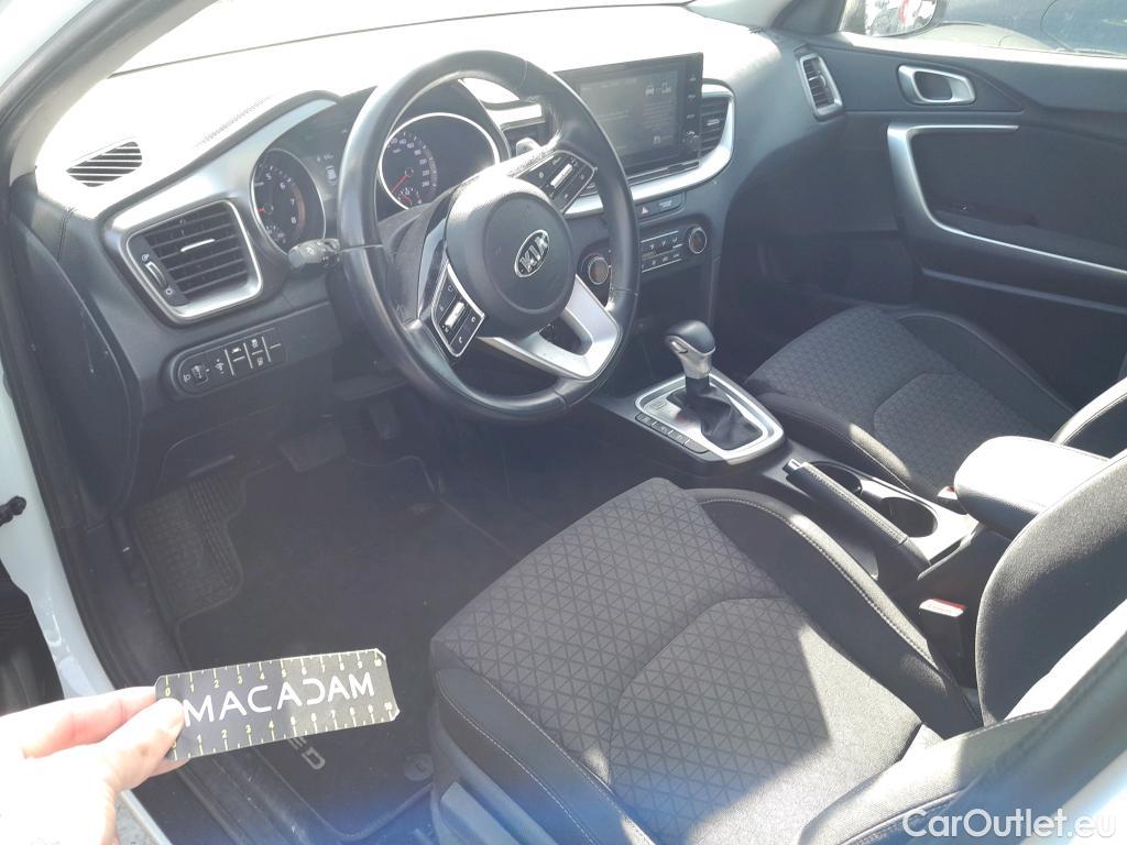  KIA  Cee'd KIA Ceed / 2018 / 5P / berlina con portón 1.0 MHEV 88kW (120CV) Drive DCT #28