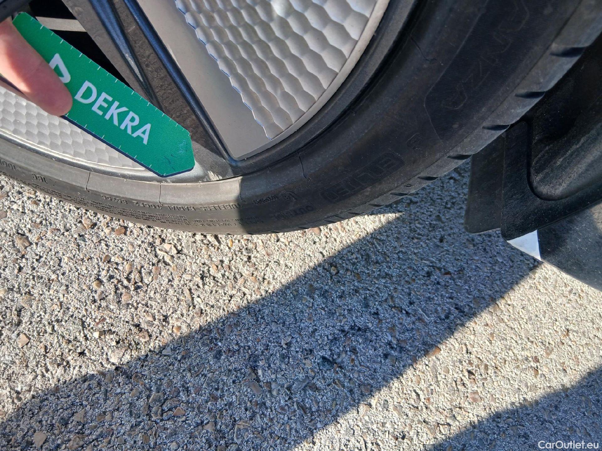  Hyundai   Ioniq HYUNDAI / 2019 / 5P / berlina con portón 1.6 GDI HEV Tecno DCT #6