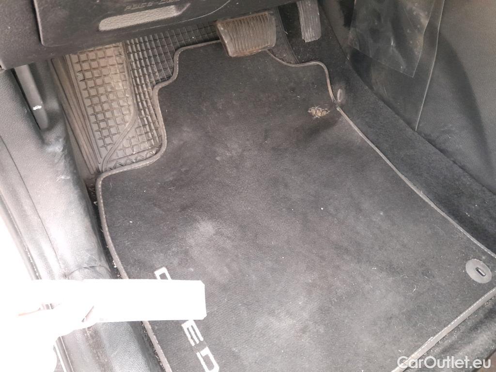  KIA  Cee'd KIA Ceed / 2018 / 5P / berlina con portón 1.0 MHEV 88kW (120CV) Drive DCT #29