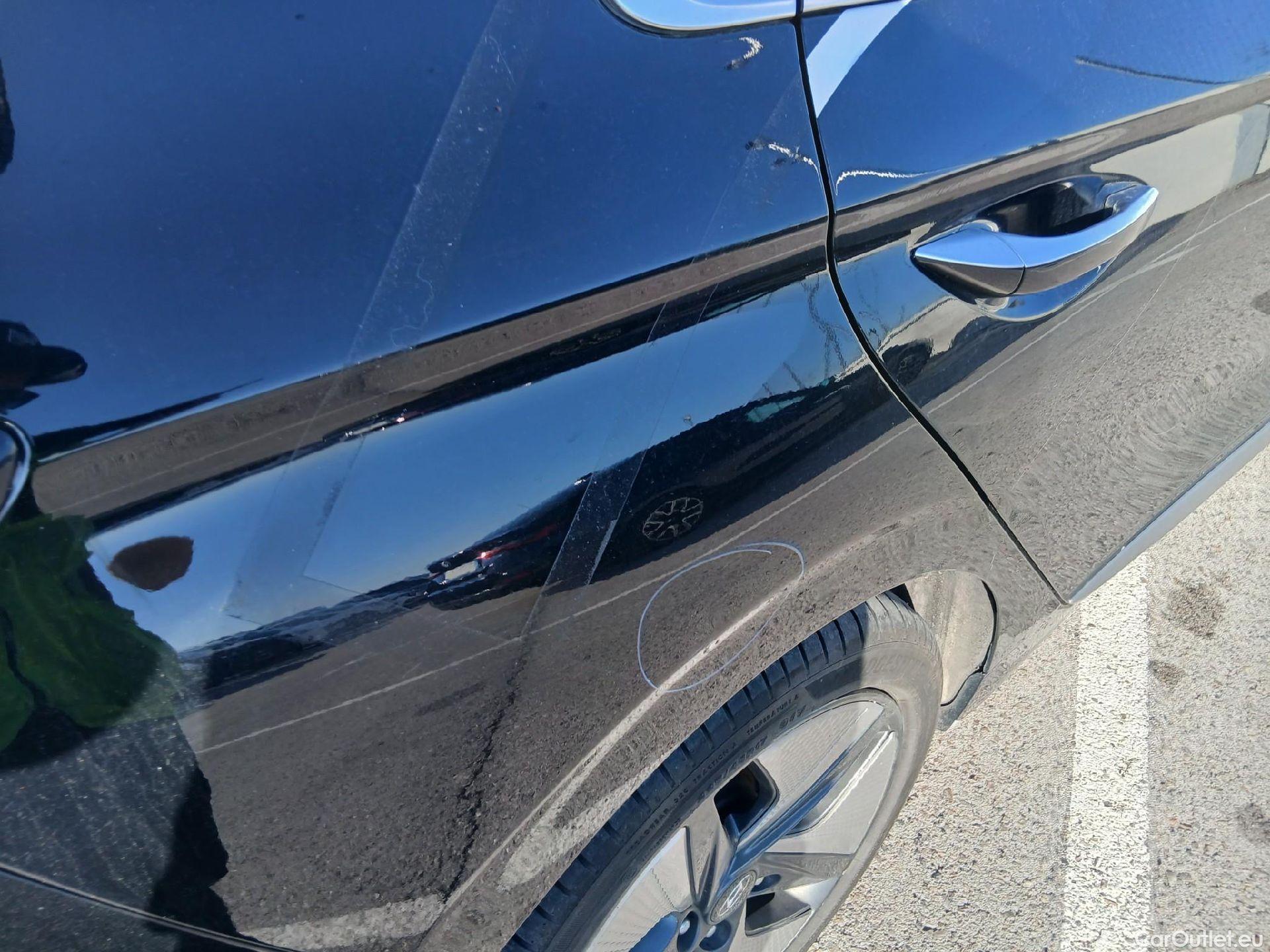  Hyundai   Ioniq HYUNDAI / 2019 / 5P / berlina con portón 1.6 GDI HEV Tecno DCT #19