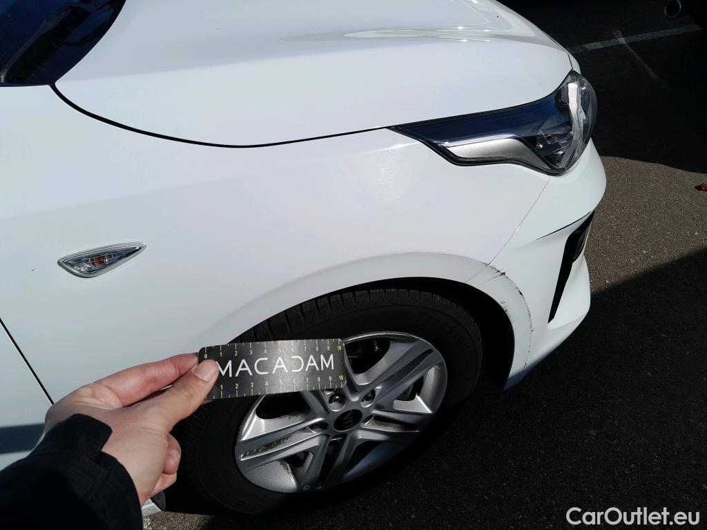  KIA  Cee'd KIA Ceed / 2018 / 5P / berlina con portón 1.0 MHEV 88kW (120CV) Drive DCT #17