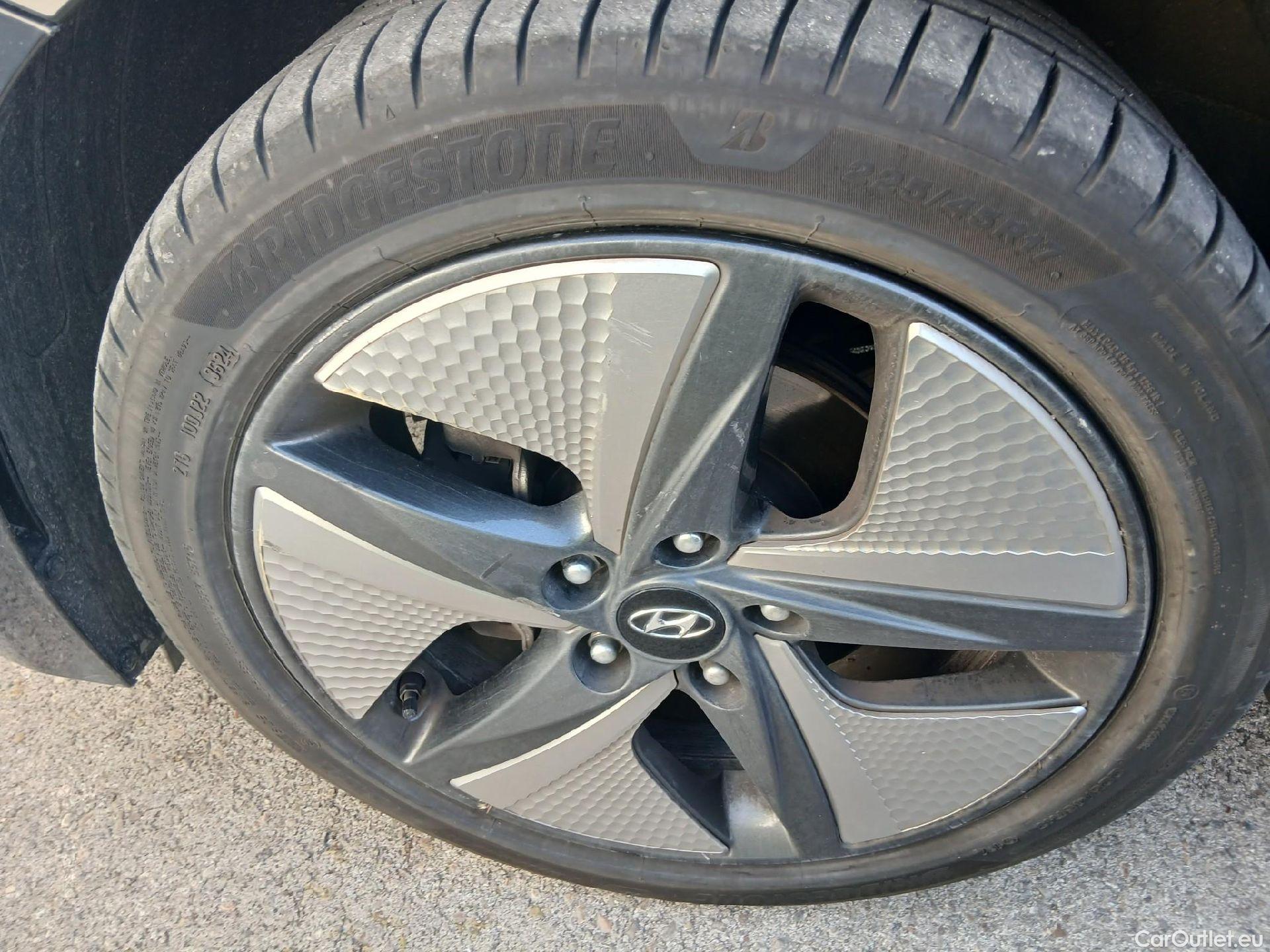  Hyundai   Ioniq HYUNDAI / 2019 / 5P / berlina con portón 1.6 GDI HEV Tecno DCT #2