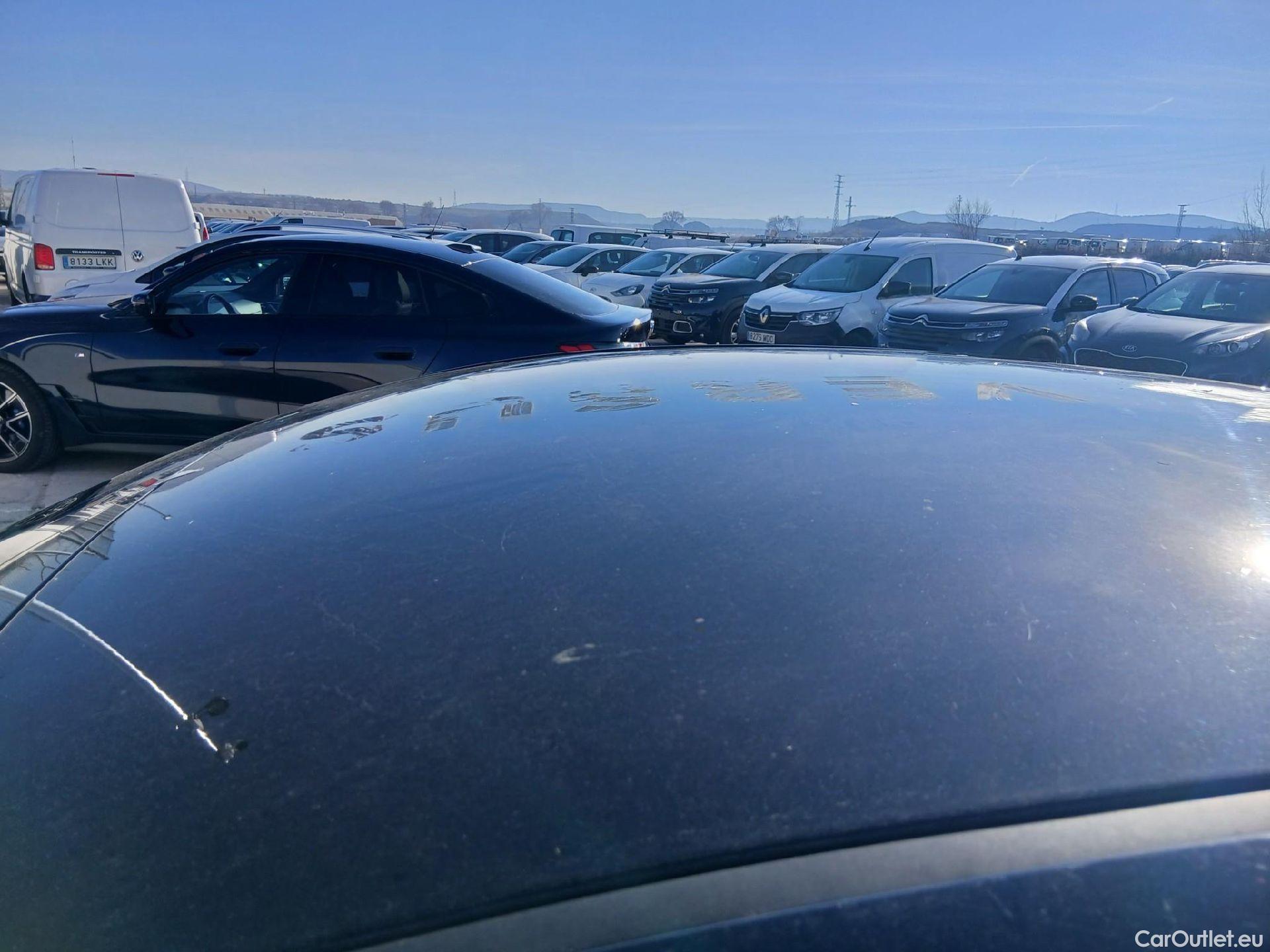  Hyundai   Ioniq HYUNDAI / 2019 / 5P / berlina con portón 1.6 GDI HEV Tecno DCT #24