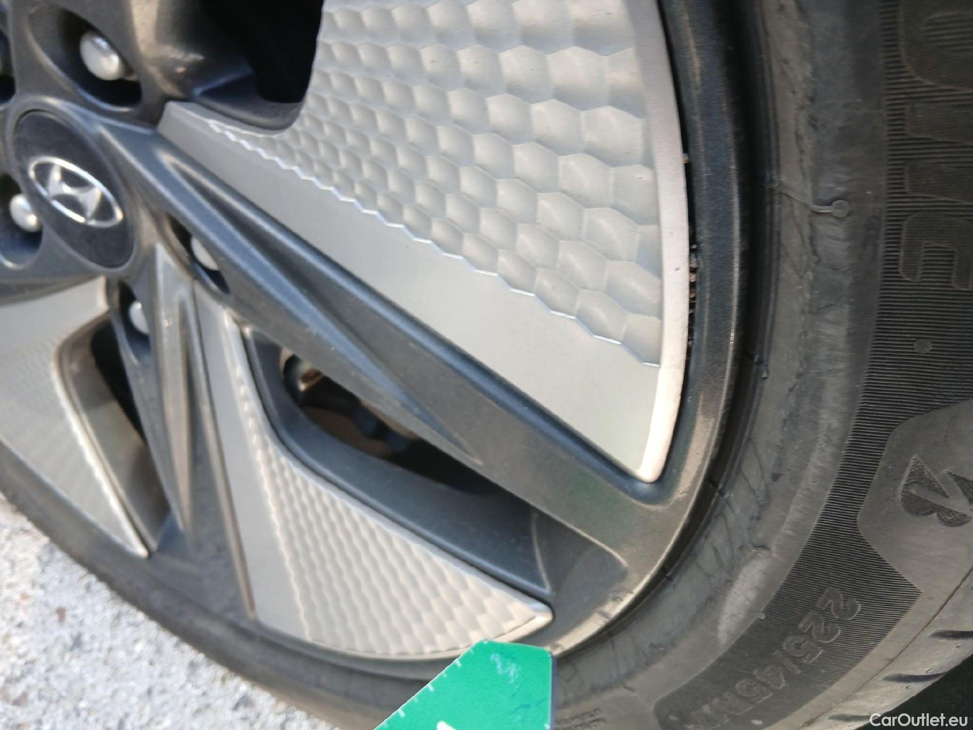  Hyundai   Ioniq HYUNDAI / 2019 / 5P / berlina con portón 1.6 GDI HEV Tecno DCT #3