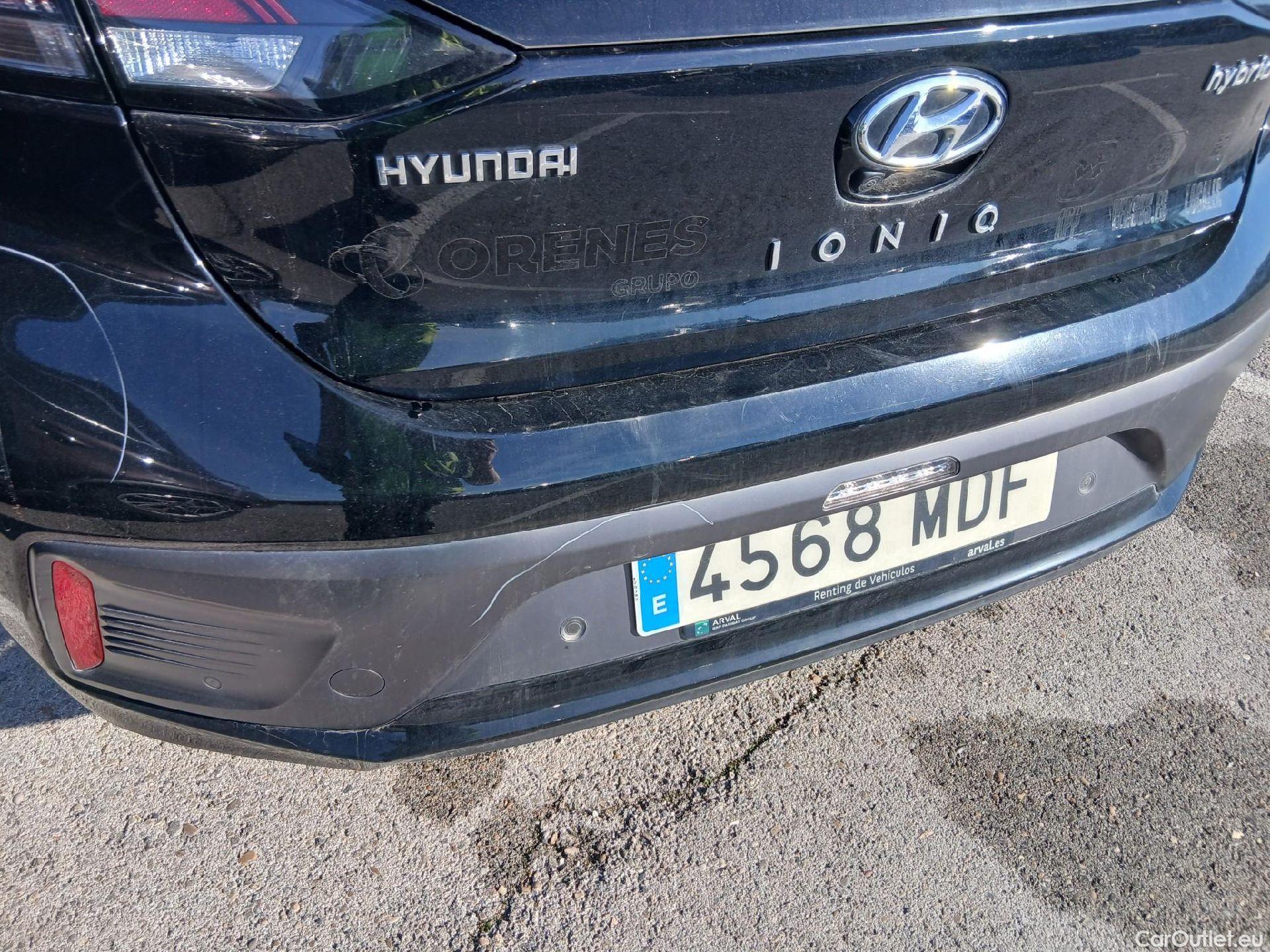  Hyundai   Ioniq HYUNDAI / 2019 / 5P / berlina con portón 1.6 GDI HEV Tecno DCT #18