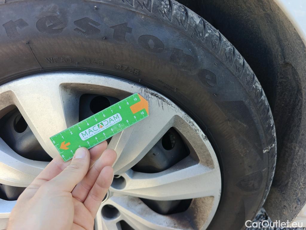  Renault  Clio RENAULT  / 2019 / 5P / berlina con portón Business Blue dCi 74kW (100CV) #62