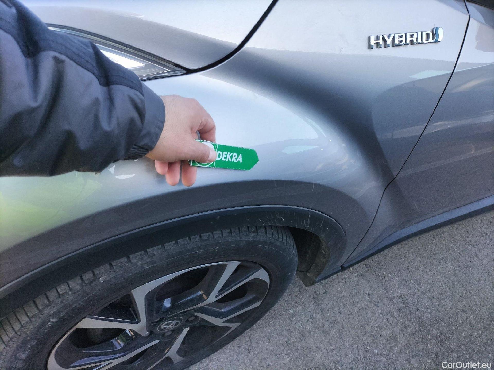  Toyota  C-HR TOYOTA  / 2016 / 5P / todoterreno 1.8 125H Advance (CX) #17