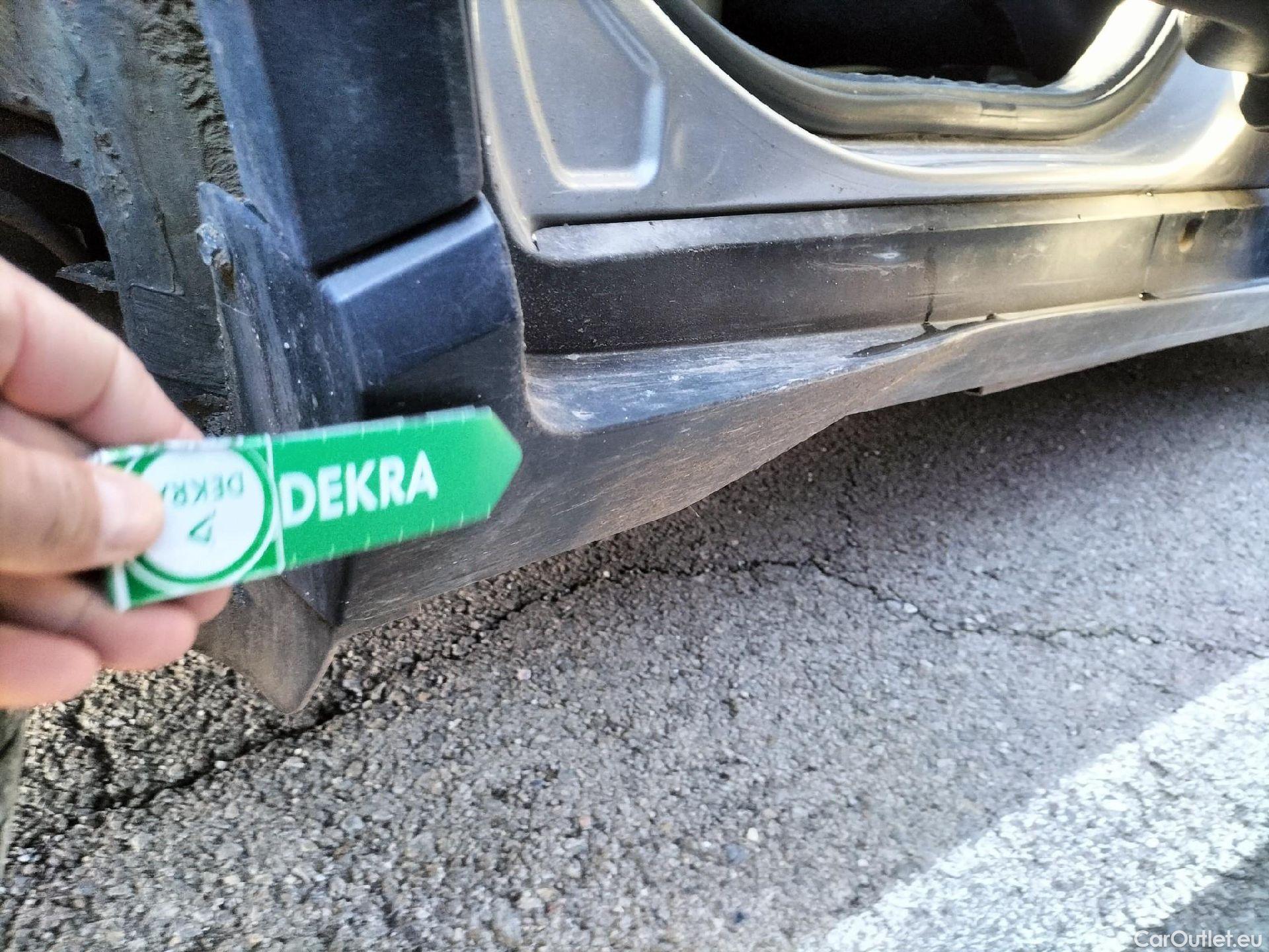  Toyota  C-HR TOYOTA  / 2016 / 5P / todoterreno 1.8 125H Advance (CX) #53