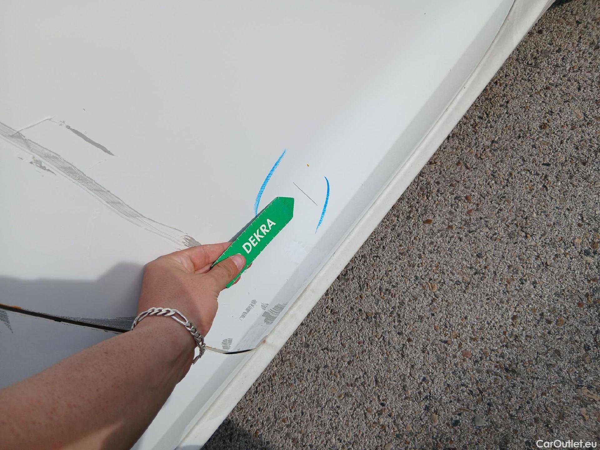  Peugeot  208 PEUGEOT  / 2015 / 5P / berlina con portón 5P ACTIVE BlueHDi 73kW (100CV) #27