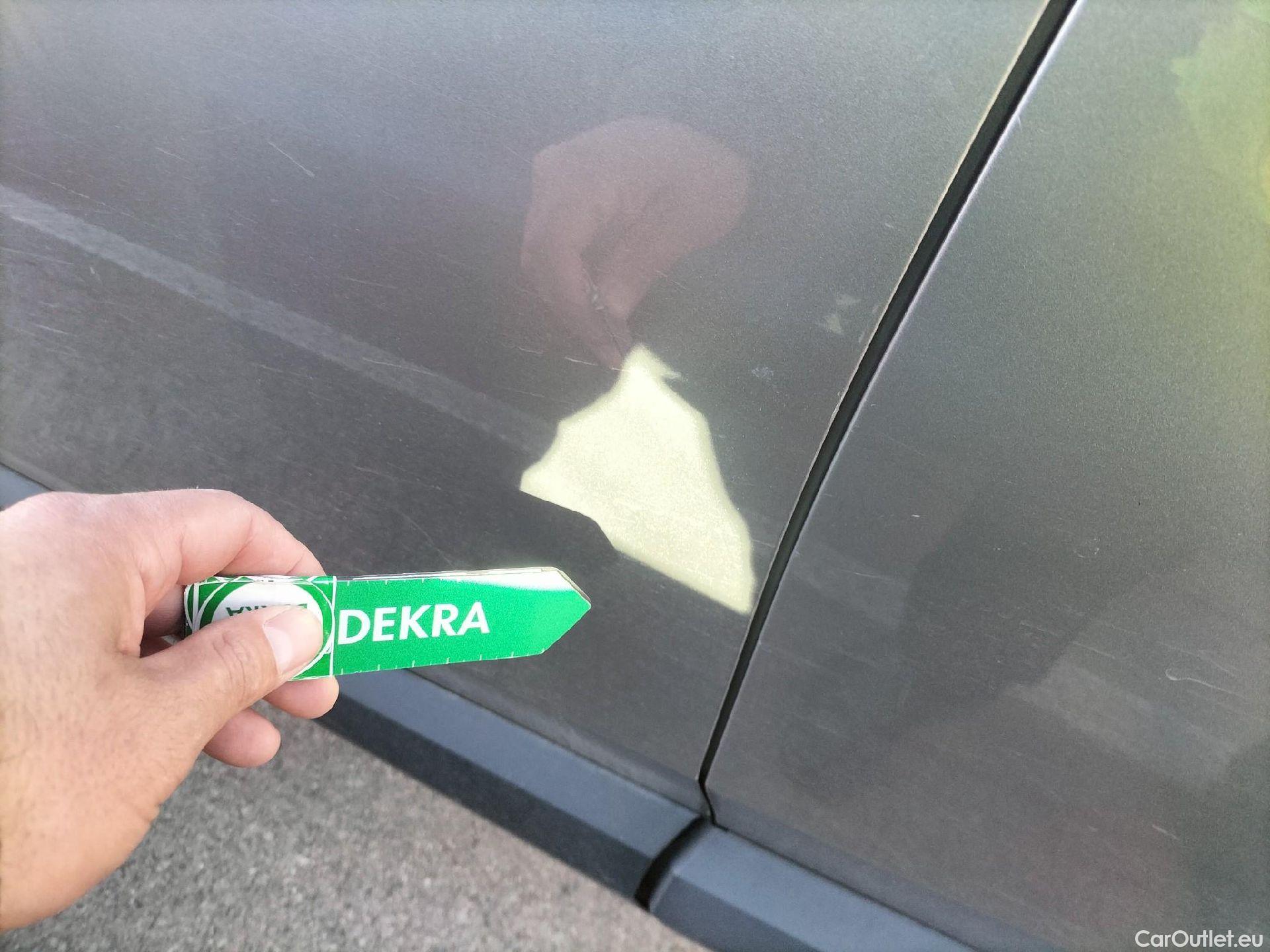  Toyota  C-HR TOYOTA  / 2016 / 5P / todoterreno 1.8 125H Advance (CX) #19