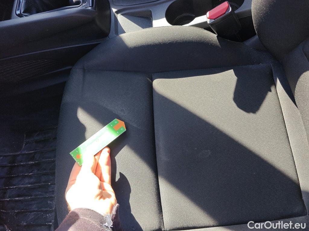  Renault  Clio RENAULT  / 2019 / 5P / berlina con portón Business Blue dCi 74kW (100CV) #72