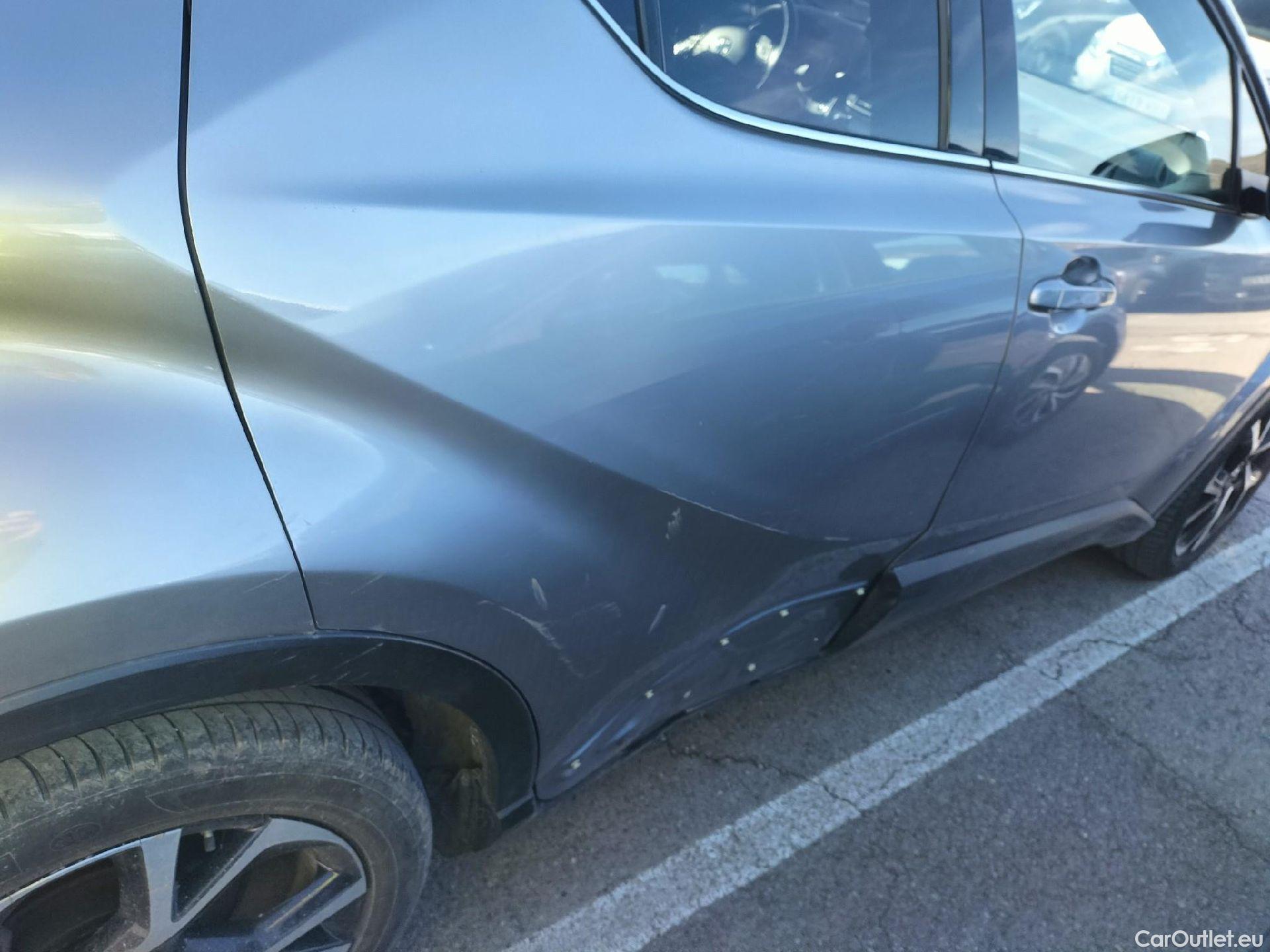  Toyota  C-HR TOYOTA  / 2016 / 5P / todoterreno 1.8 125H Advance (CX) #47