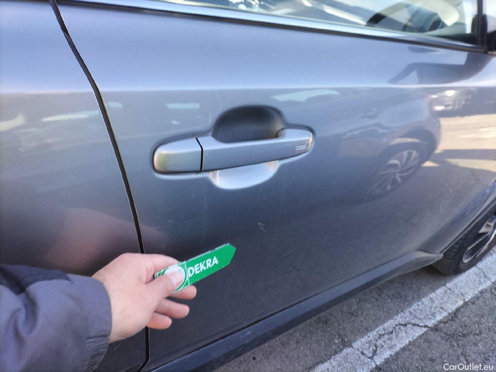  Toyota  C-HR TOYOTA  / 2016 / 5P / todoterreno 1.8 125H Advance (CX) #60