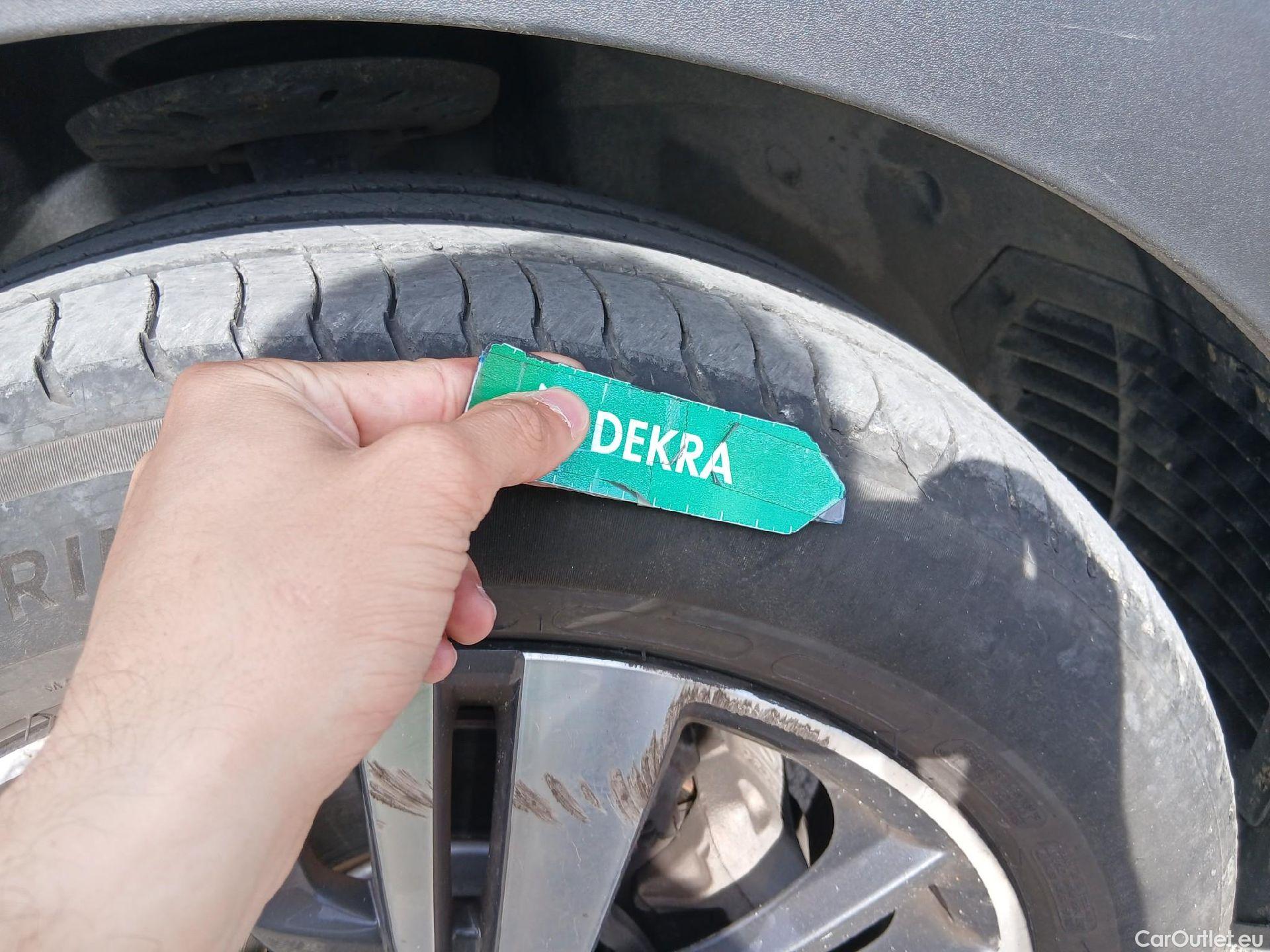  Peugeot  3008  Allure Pack 1.5 HDi 130CV AT8 E6d #30