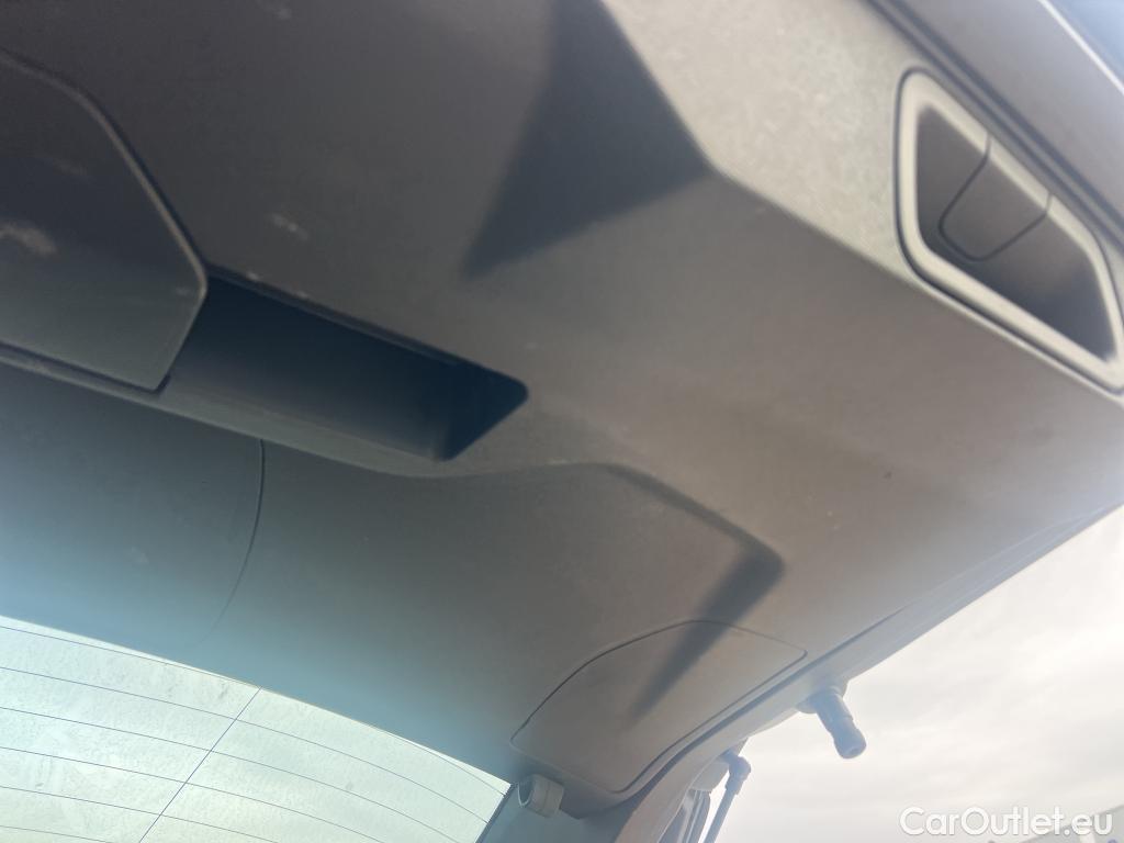  Peugeot  3008 PEUGEOT  / 2016 / 5P / todoterreno 1.2 PURETECH 96KW (130CV) ACTIVE S&S #17