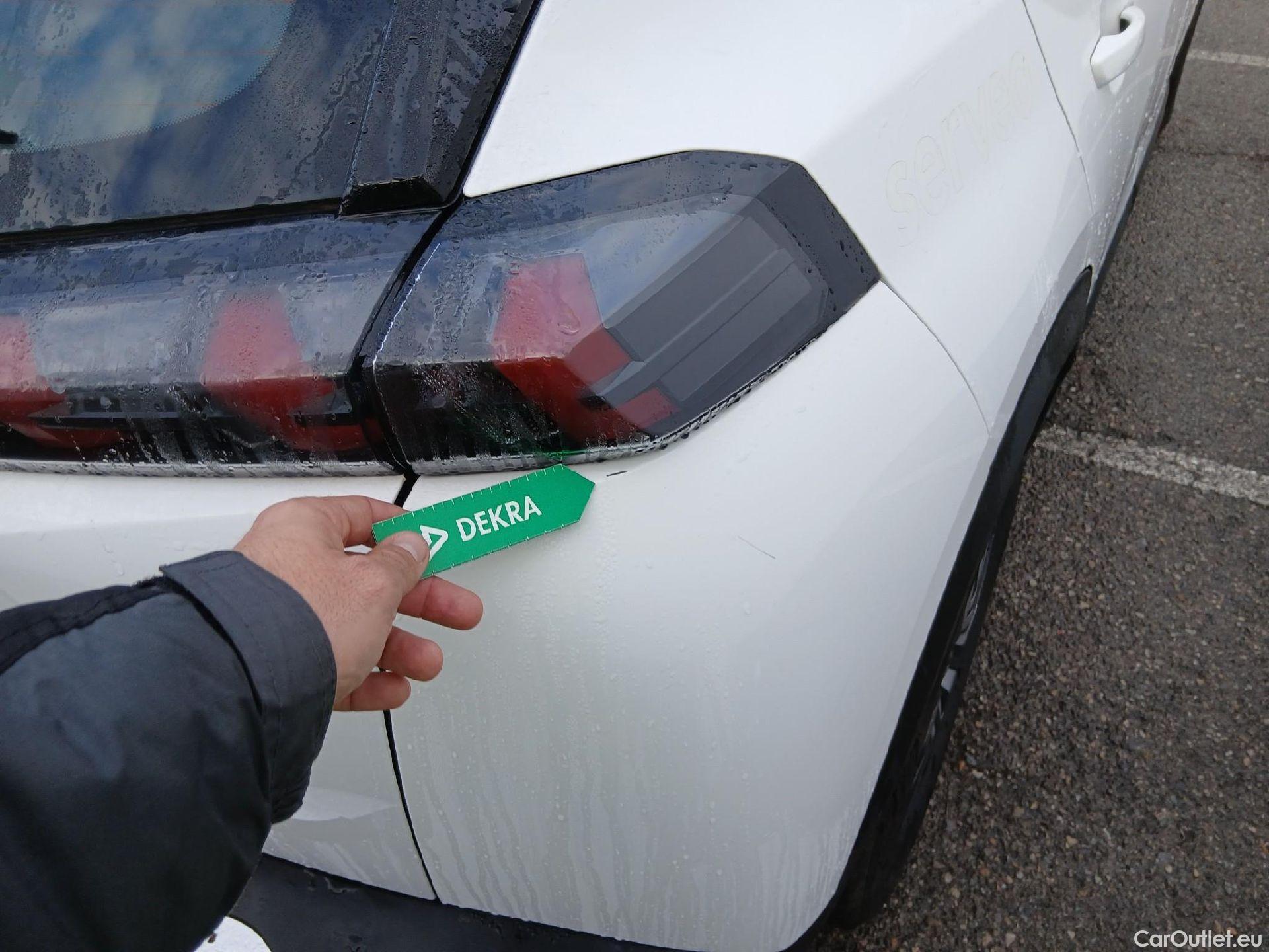  Peugeot  2008 PEUGEOT  / 2019 / 5P / todoterreno Active Puretech 100 S&S BVM6 #22