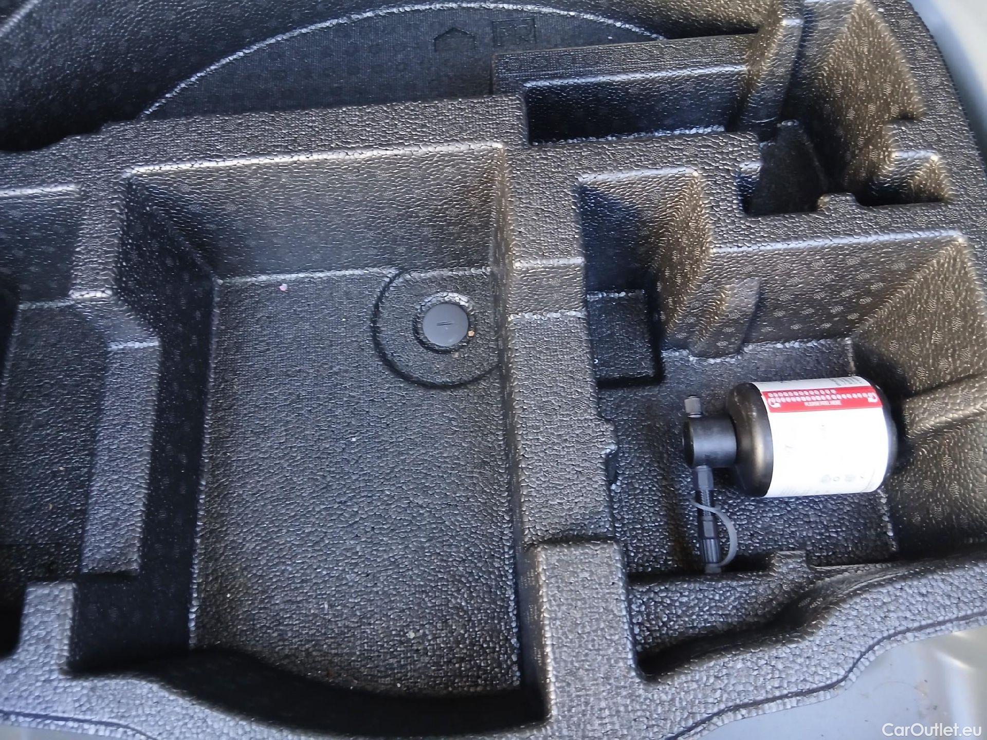  Toyota  Yaris Cross TOYOTA  / 2021 / 5P / todoterreno 1.5 120H Active Plus #1