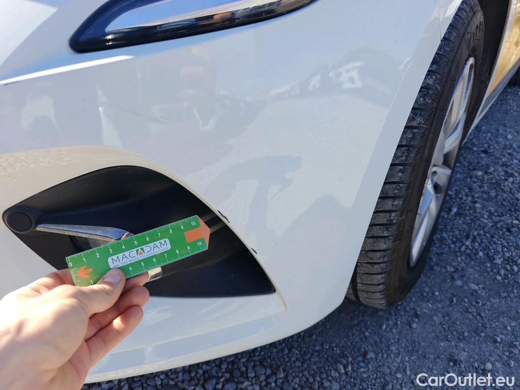  Renault  Clio RENAULT  / 2019 / 5P / berlina con portón Business Blue dCi 74kW (100CV) #54