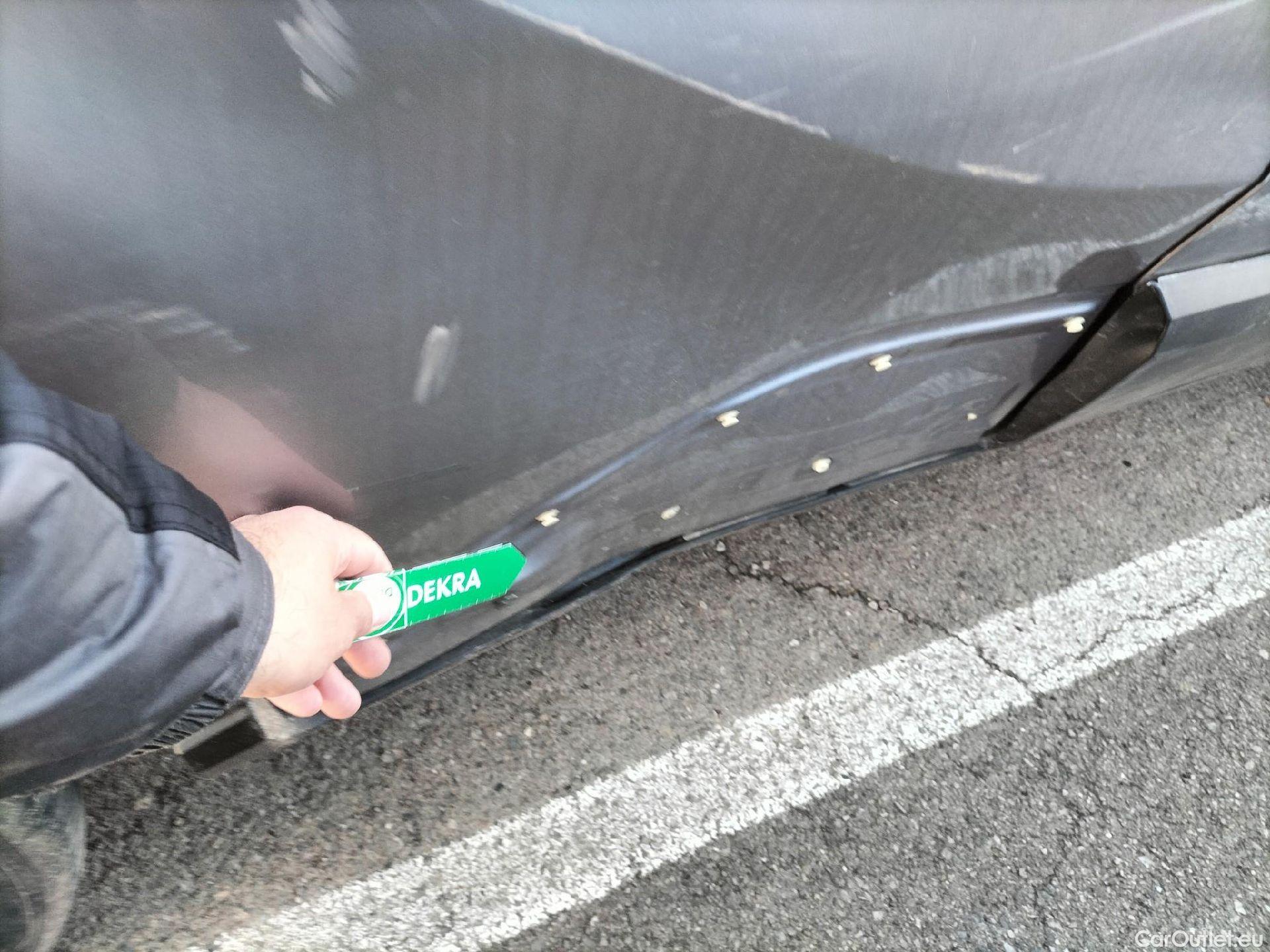  Toyota  C-HR TOYOTA  / 2016 / 5P / todoterreno 1.8 125H Advance (CX) #50