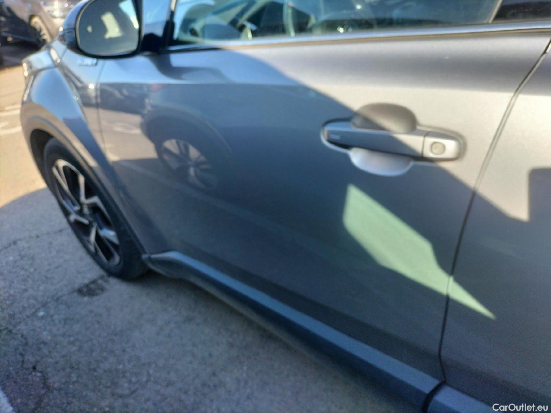  Toyota  C-HR TOYOTA  / 2016 / 5P / todoterreno 1.8 125H Advance (CX) #20