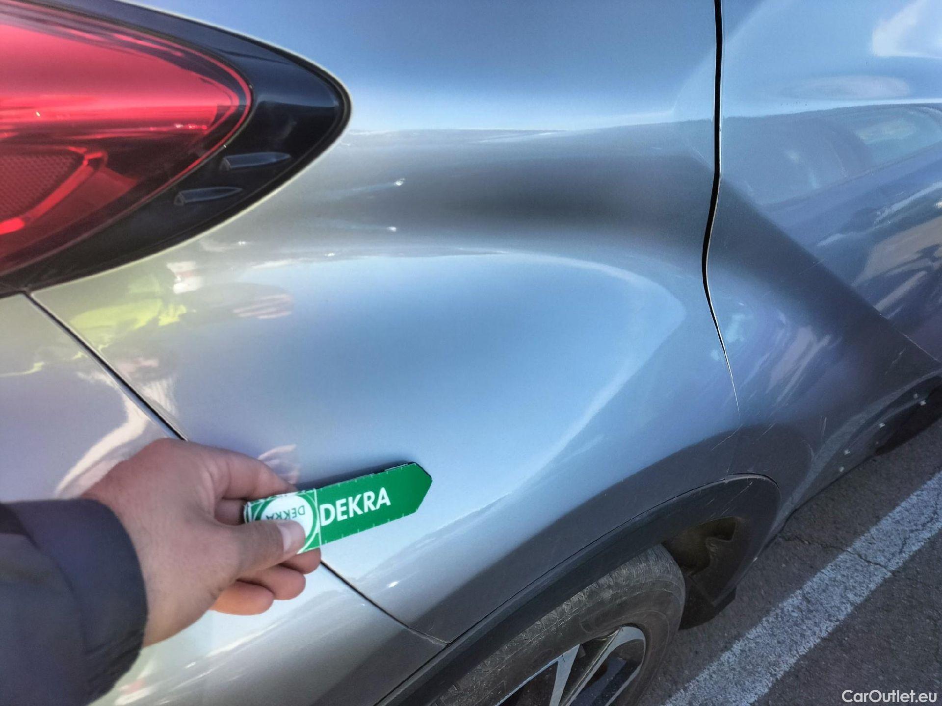  Toyota  C-HR TOYOTA  / 2016 / 5P / todoterreno 1.8 125H Advance (CX) #44