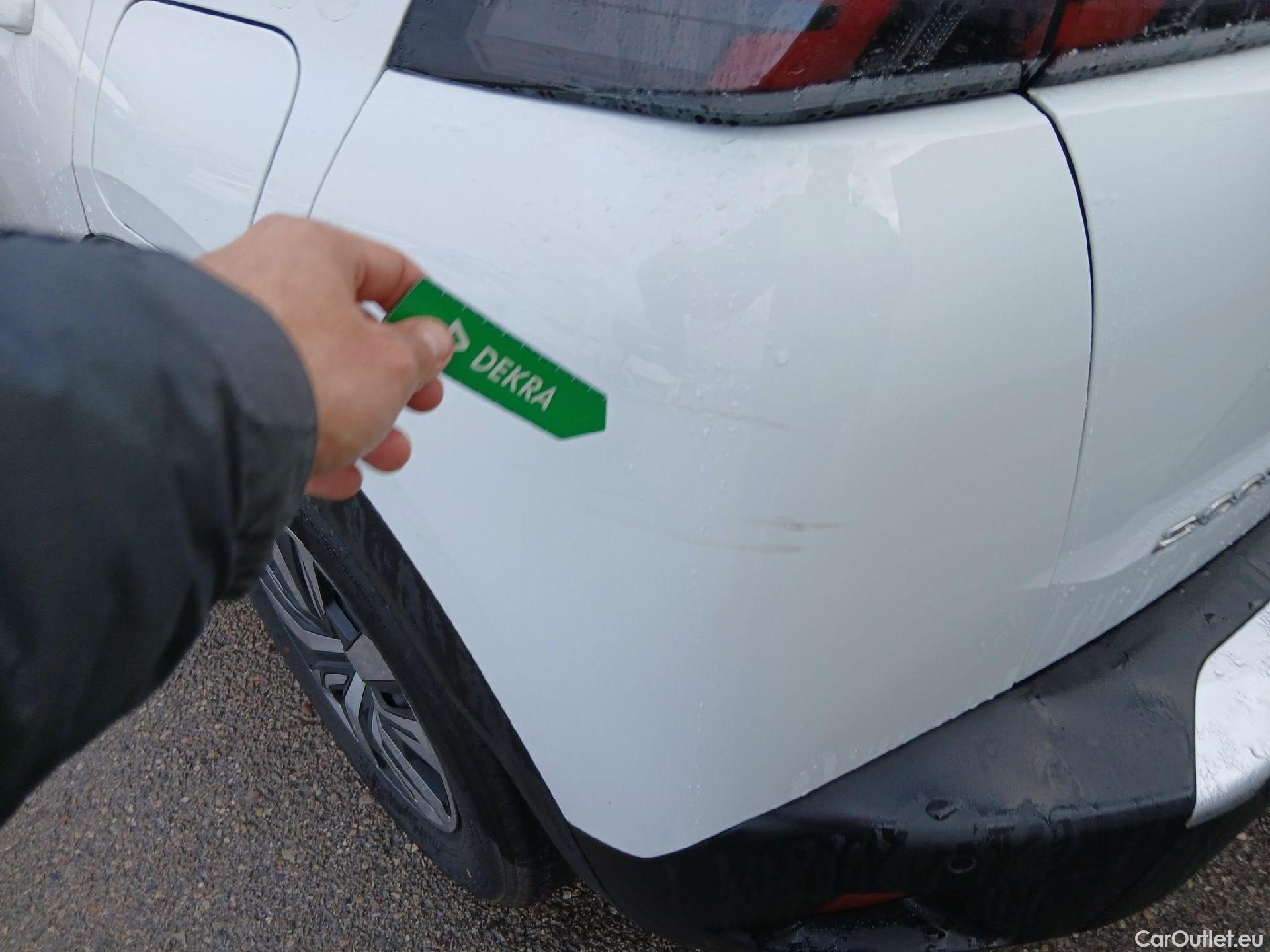  Peugeot  2008 PEUGEOT  / 2019 / 5P / todoterreno Active Puretech 100 S&S BVM6 #18