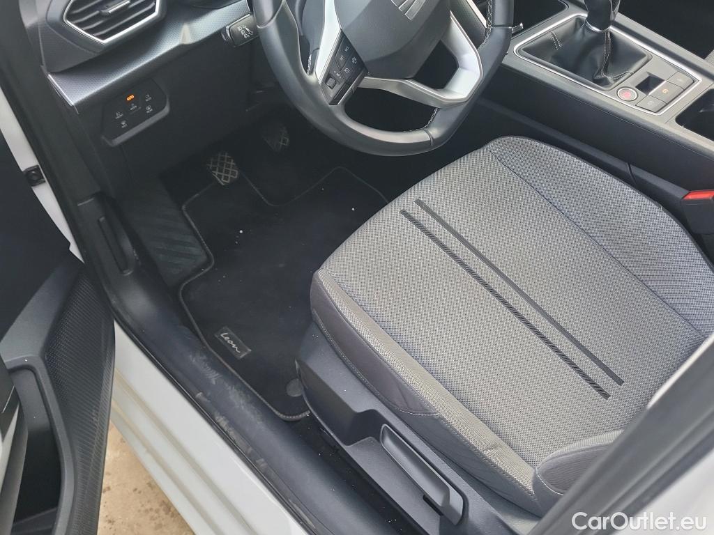  Land Rover  Discovery SEAT Nuevo León / 2020 / 5P / berlina con portón 2.0 TDI 85kW S&S Style Go (AC3) #3