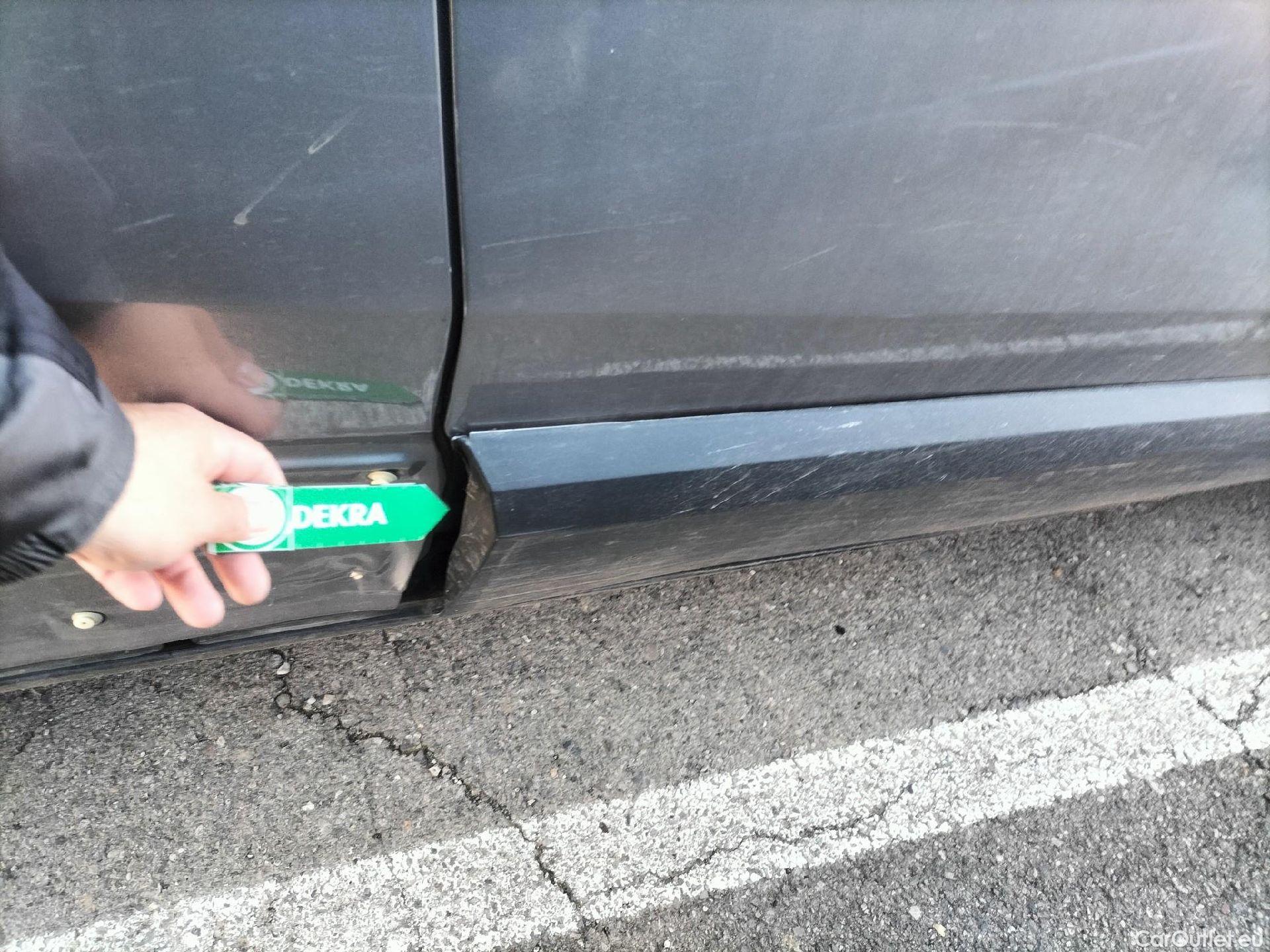  Toyota  C-HR TOYOTA  / 2016 / 5P / todoterreno 1.8 125H Advance (CX) #61