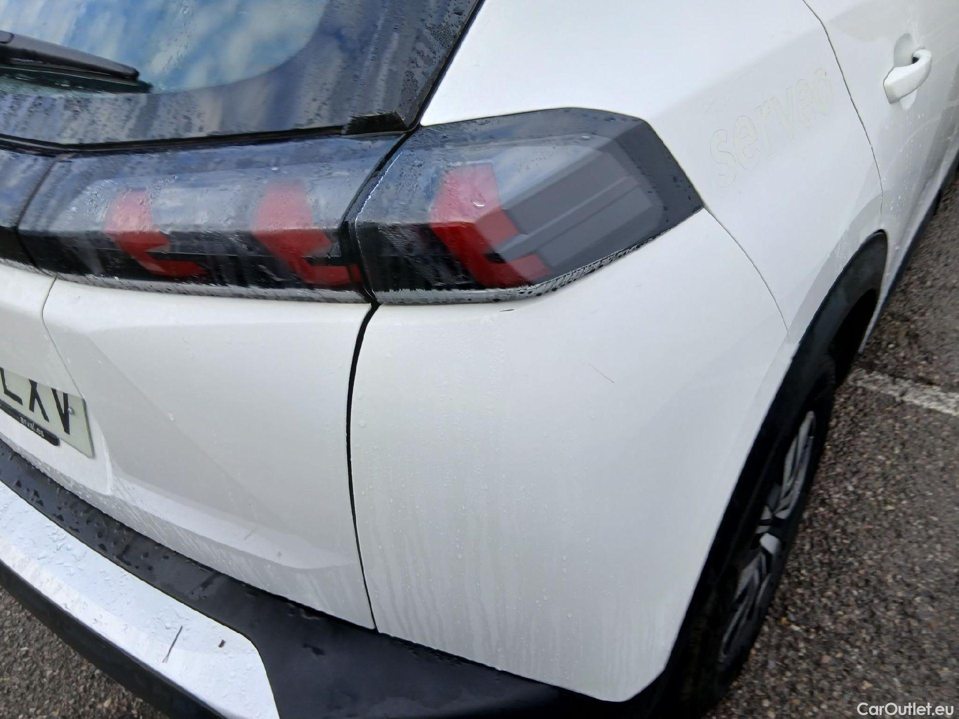  Peugeot  2008 PEUGEOT  / 2019 / 5P / todoterreno Active Puretech 100 S&S BVM6 #21