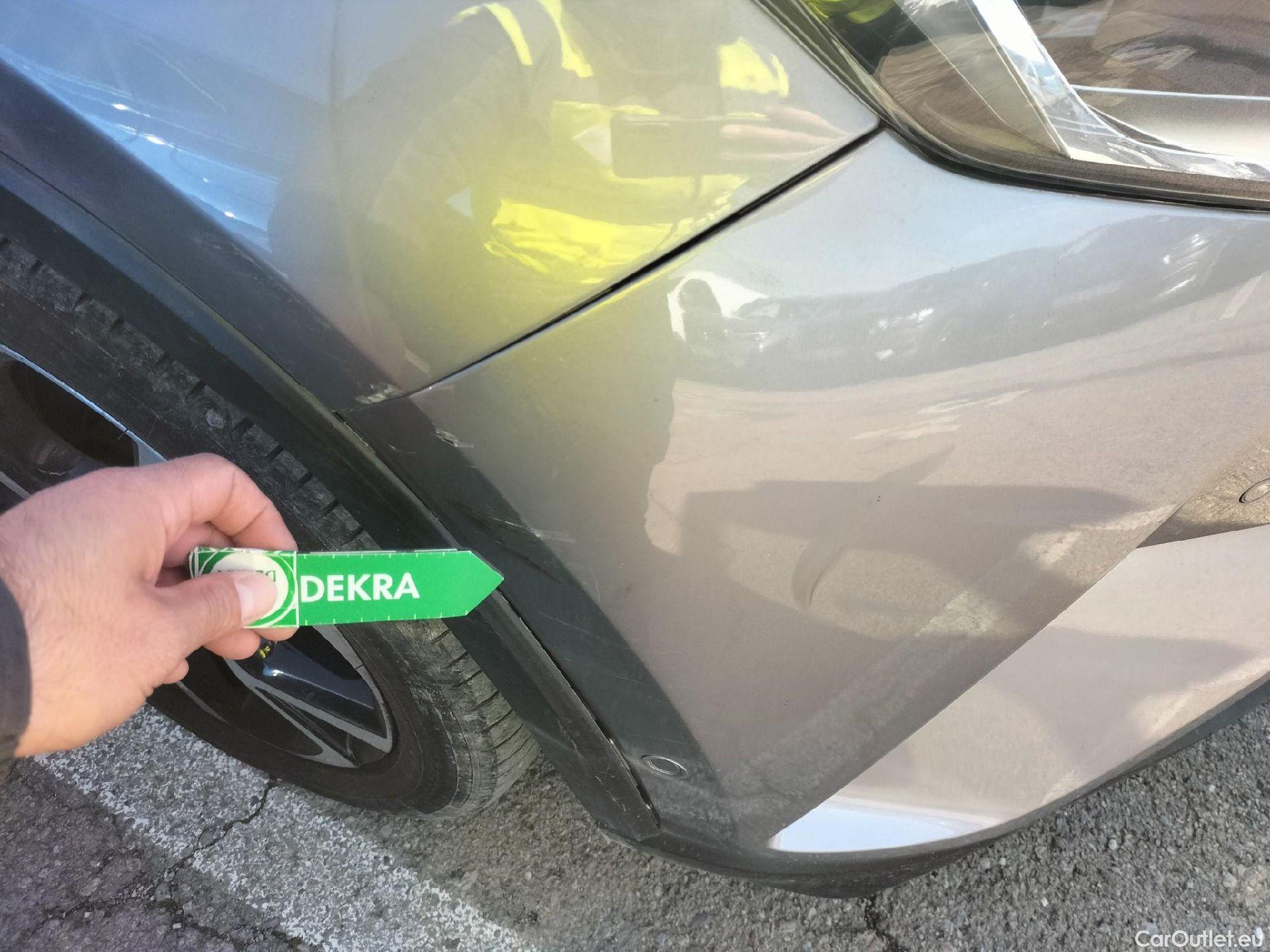  Toyota  C-HR TOYOTA  / 2016 / 5P / todoterreno 1.8 125H Advance (CX) #8