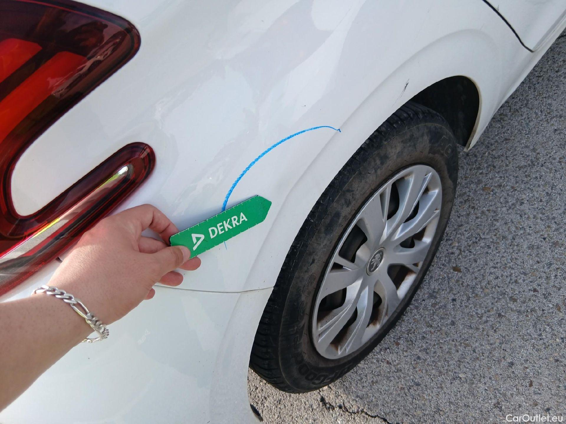  Peugeot  208 PEUGEOT  / 2015 / 5P / berlina con portón 5P ACTIVE BlueHDi 73kW (100CV) #25